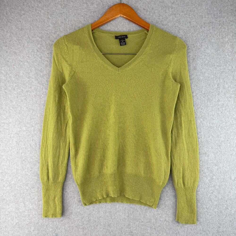 Only Mine Green V-Neck 100% 2-Ply Cashmere Preppy Chic Quiet Luxury Size XS